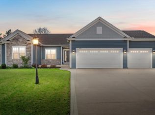 7911 West Oakwood WAY, Franklin, WI 53132