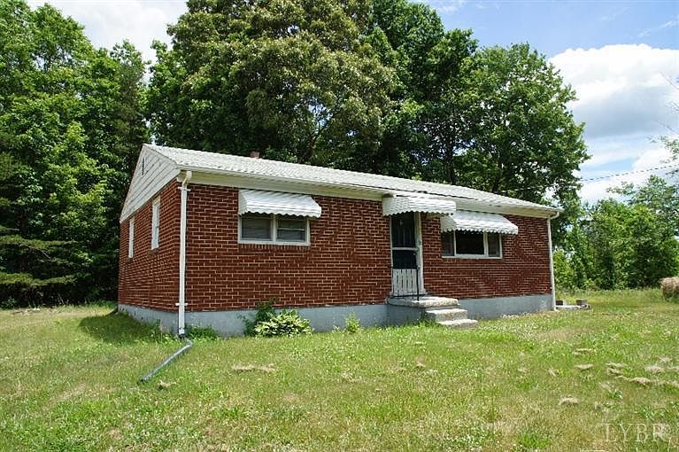 2nd image of 898 Mount Calvary Rd