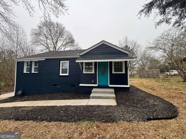 1418 E 10th St, West Point, GA 31833