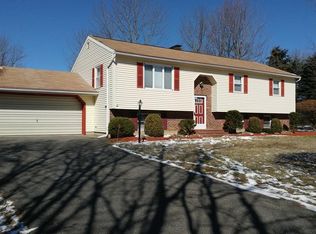17 Podunk Rd, Sturbridge, MA 01566