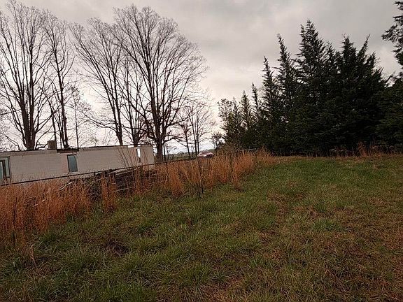 4th image of 1620 Sugar Ridge Rd