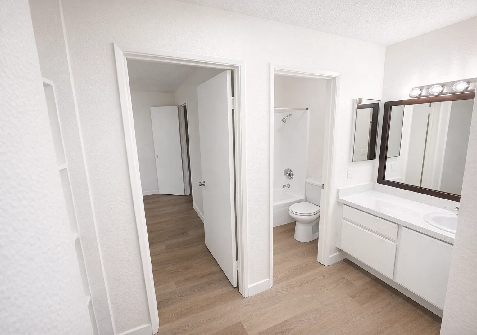 Daisy Apartments — Photo 2