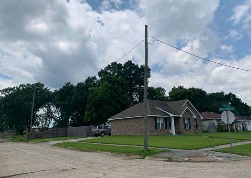 2nd image of 44 Gardenia Ln