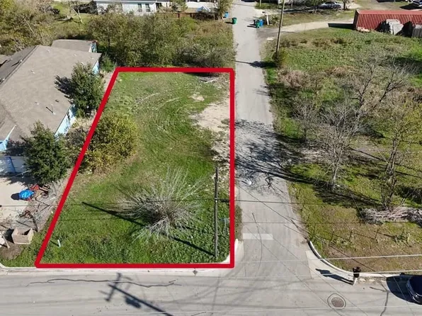 110 N Robinson St, Taylor, TX 76574