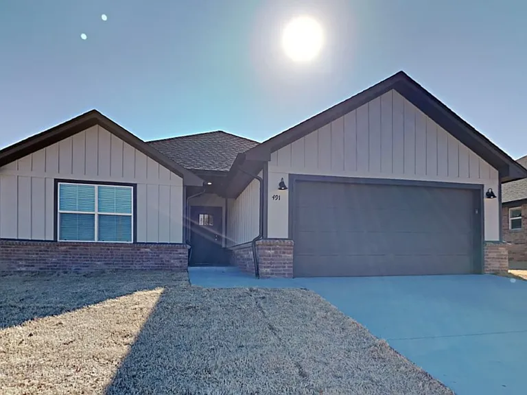 491 Hardesty Dr — Photo 1