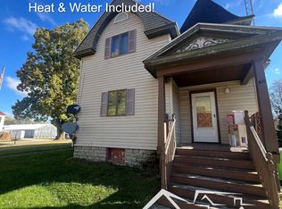 400 1/2 Main St, Fairwater, WI 53931