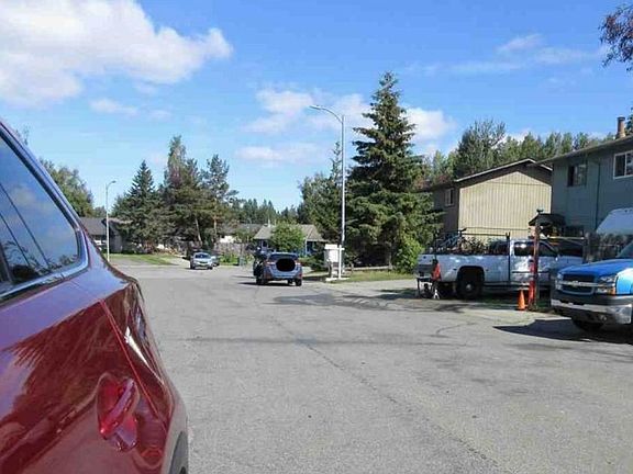 Exterior Neighborhood (street photo)