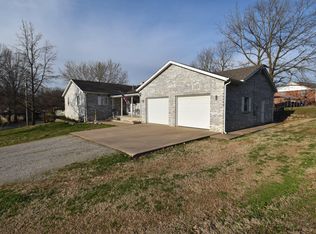 18308 Holman Rd, Cassville, MO 65625
