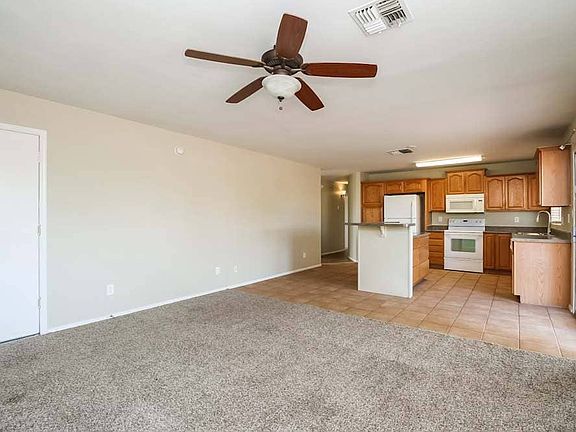 3rd image of 820 E Hillview Cir #A1