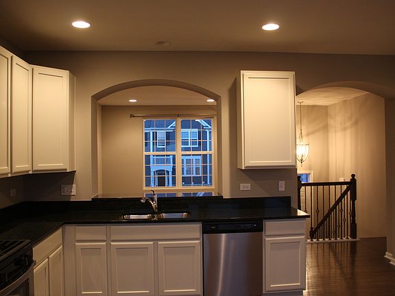 5th image of 3147 Coral Ln