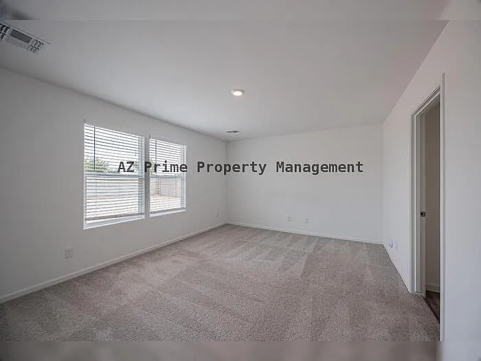 28 S Naples Ln — Photo 11