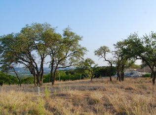 1061 Roanoke Ln, Kerrville, TX 78028