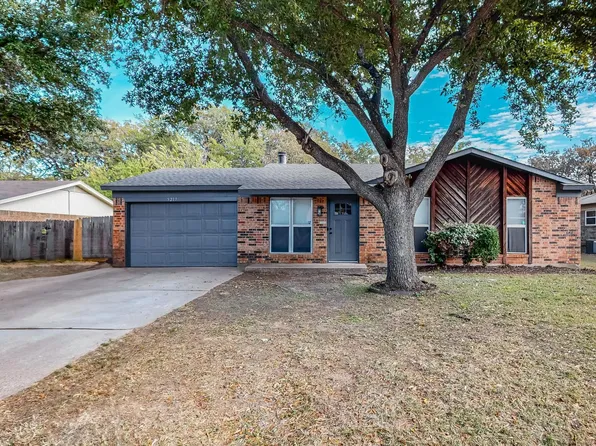 5217 Windy Meadow Dr, Arlington, TX 76017