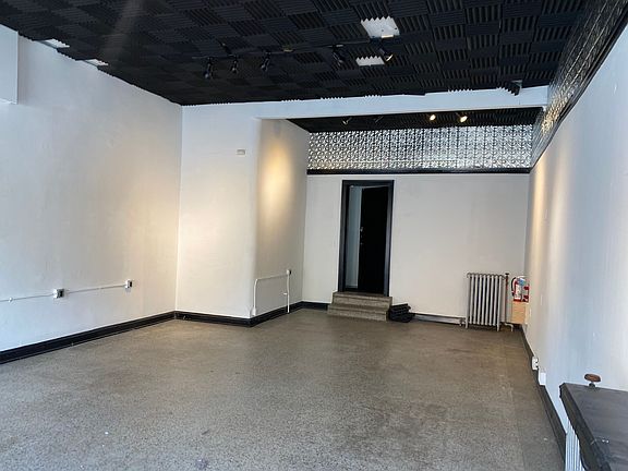 4th image of 2000-2010 N Farwell Ave #2004