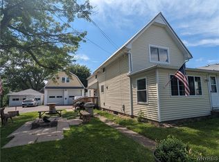 30 Vandenberg Ave, Lancaster, NY 14086
