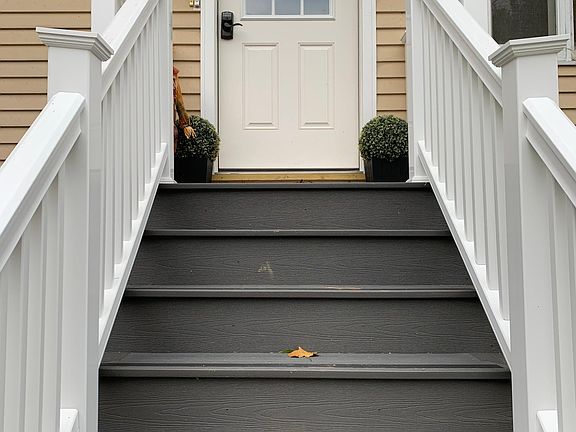 3rd image of 28 Phinn Ave #1