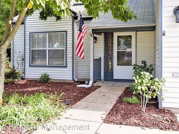 3rd image of 206 Susan Newton Ln