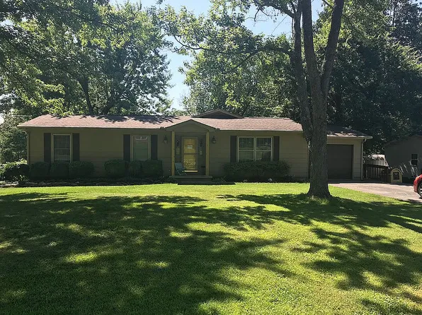 923 McPherson Dr, Madisonville, KY 42431