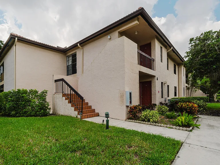 9277 Vista Del Lago #39B — Photo 24
