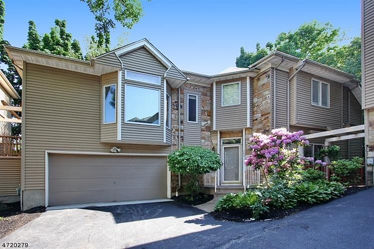 1st image of 262 Clarken Dr