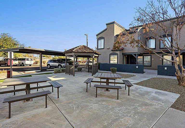 Town Square Courtyard Exterior (2)