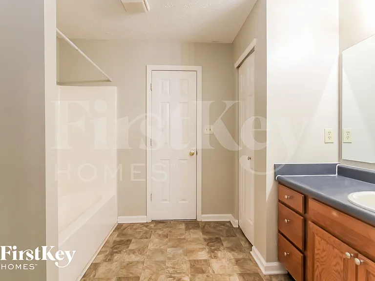 5313 Waterton Lakes Dr — Photo 10