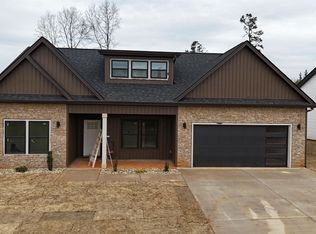 271 Ridge Rd, Wellford, SC 29385