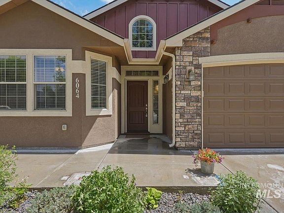 2nd image of 6064 N Saguaro Hills Ave
