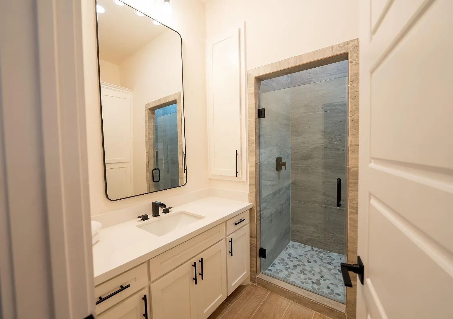 3229 E Grimes - Unit 6 — Photo 2