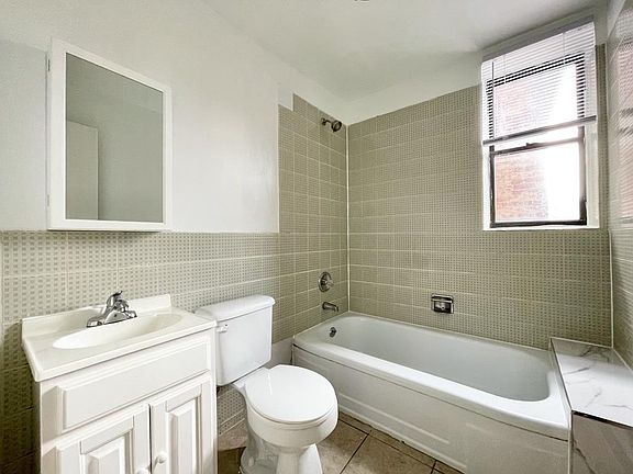 5th image of 205 Monticello Ave APT 10