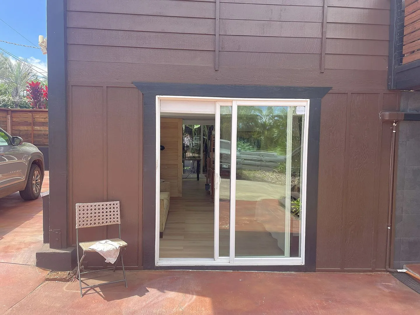 Unique setup in Maui Meadows - Mostly Furnished 2 Bed/2 Bath Prime Location w/Ocean Views — Photo 3
