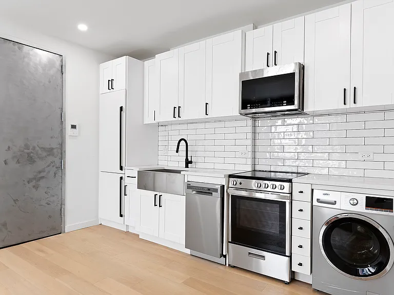 48-33 47th St #3B — Photo 4