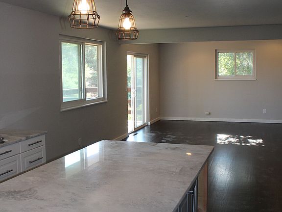 5th image of 9359 Grandview Ave