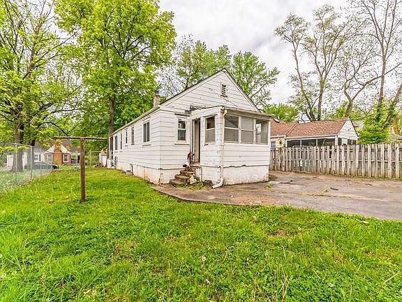 2nd image of 8019 Flora Ave