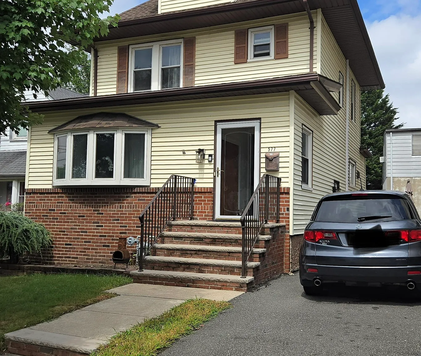 3 bed, 1.5 bath, $4,200 — Photo 1