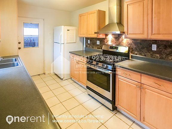 2nd image of 2138 Santa Cruz Ave