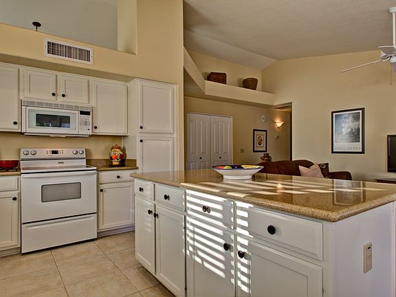 3rd image of 5730 E Crocus Dr