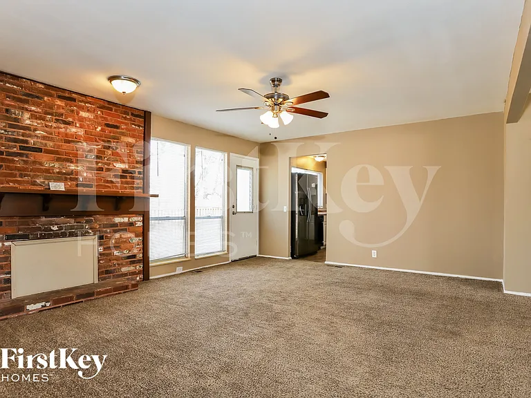 3250 Churchill Dr — Photo 3