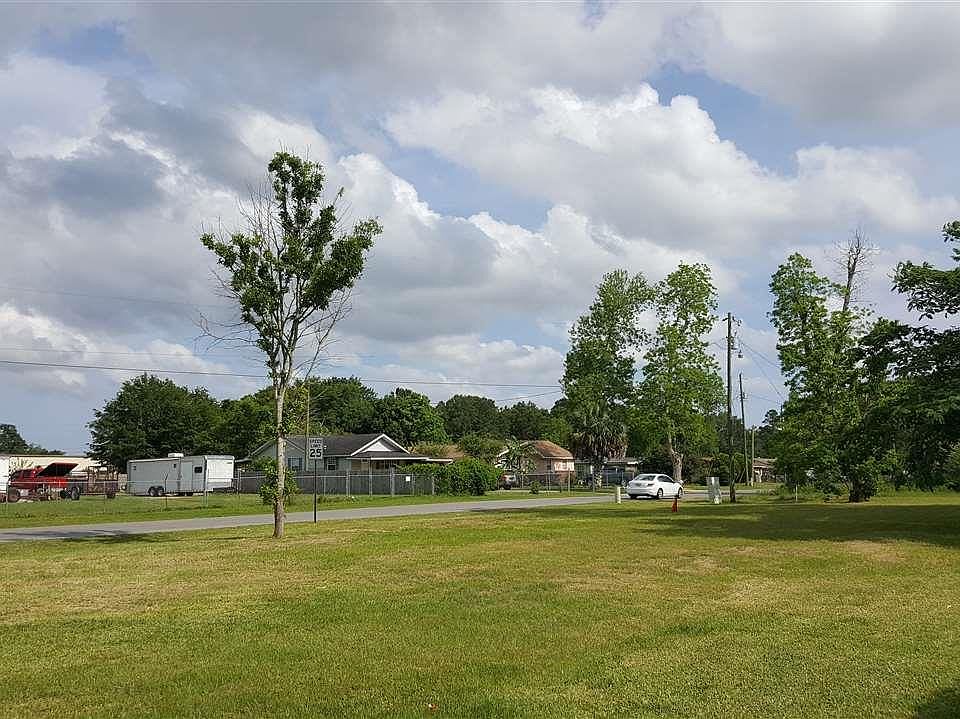 1st image of 517 W Detroit Blvd