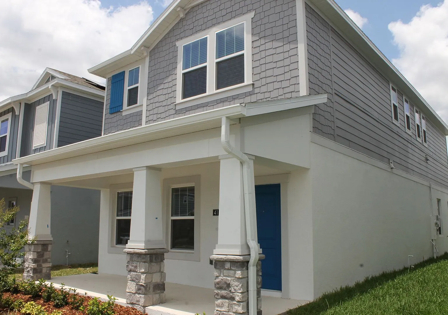 Beautiful New 3 Bedroom 2 Bath Home With A 2 Car Garage And Den/Bonus Room. — Photo 2