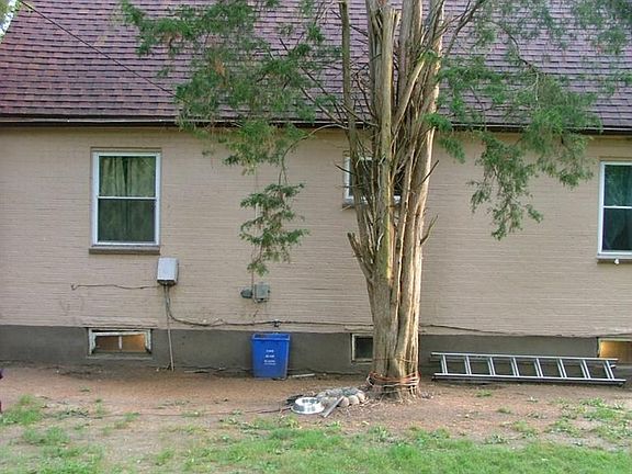 2nd image of 2807 Oxford Ave