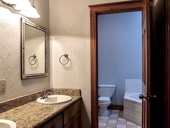 5th image of 3711 S Forest Ave