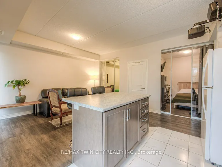 1280 Gordon St #305 — Photo 21