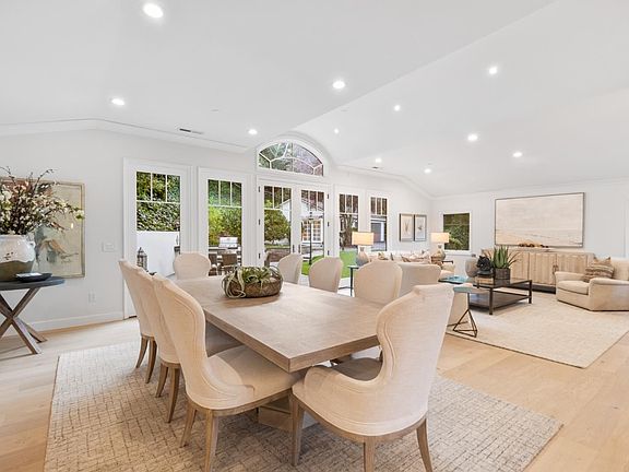 3rd image of 2260 Summit Dr