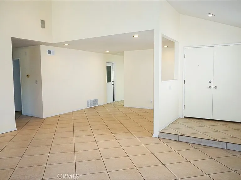 21848 Dupont St — Photo 3