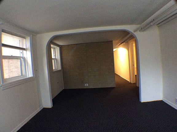 3rd image of 4960 N Mason Ave