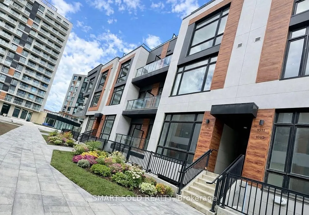 Building Photo - 14 David Eyer Rd #1013