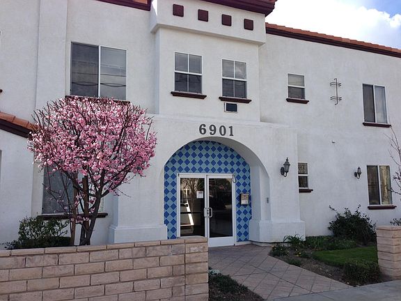 2nd image of 6901 Laurel Canyon Blvd #204