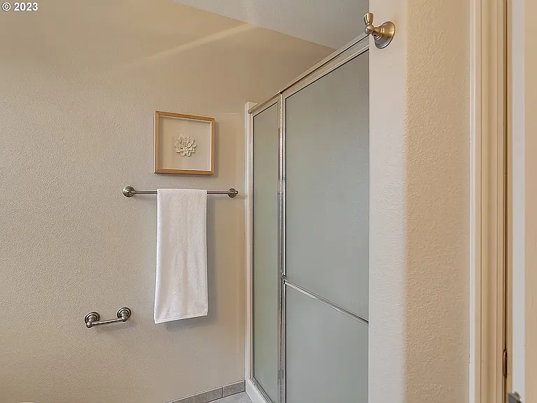 15842 NW Hackney Dr — Photo 15