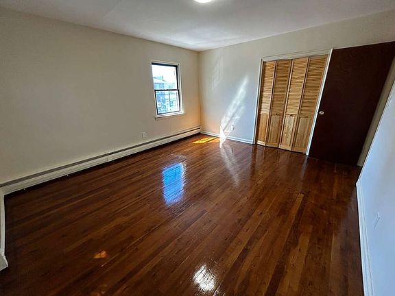 3rd image of 1149 E 219th St #1